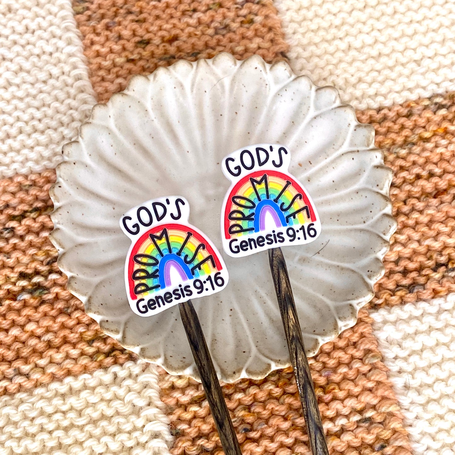 God's Promise Rainbow Genesis 9:16 Needle Stoppers