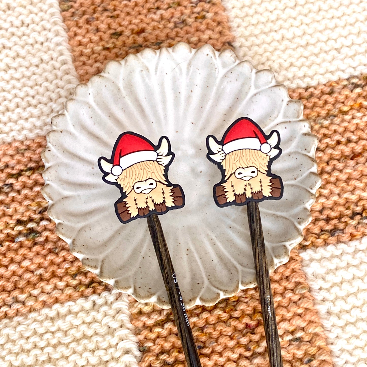Highland Cow w/ Santa Hat Needle Stoppers