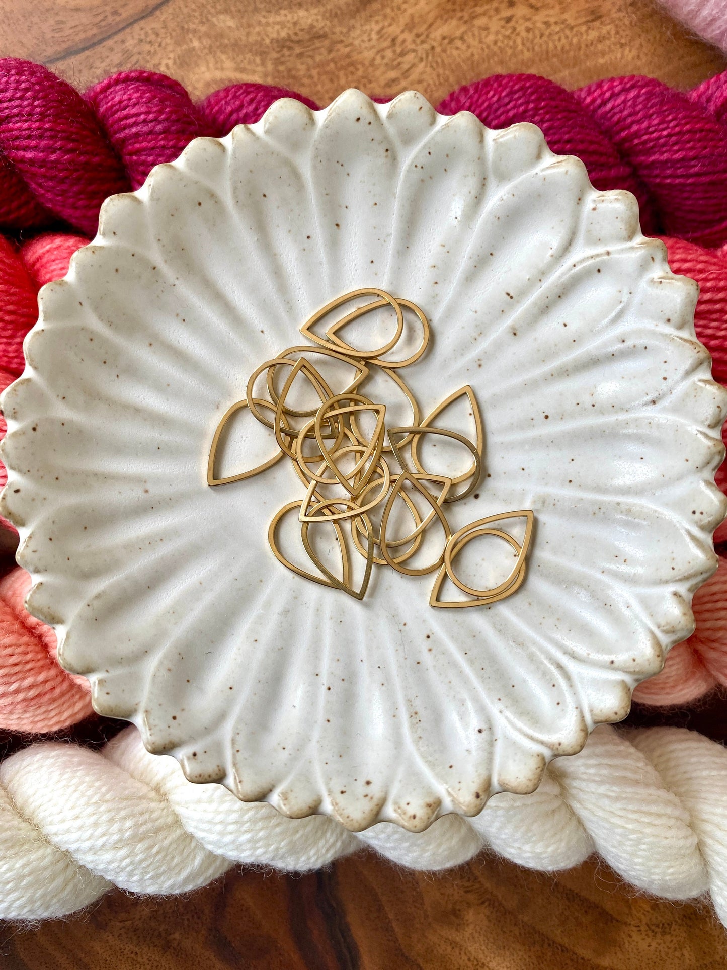 Tear Drop Stitch Markers Set of 10 Large - Gold Fits up to a US 11 needle